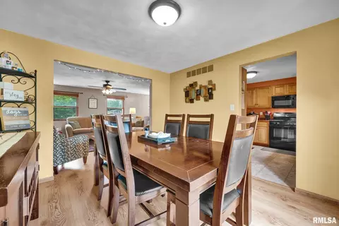 Dining - 2129 Marigold Dr, Pekin, IL 61554 photo 1 of 1