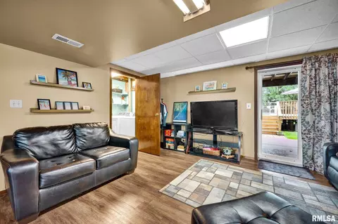 Other - 2129 Marigold Dr, Pekin, IL 61554 photo 4 of 6
