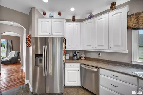 Kitchen - 626 N Marcus Ct, Chillicothe, IL 61523 photo 4 of 4