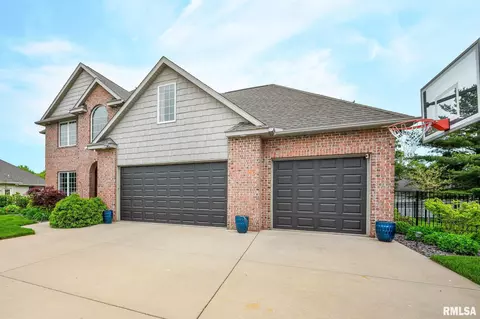 Exterior - 626 N Marcus Ct, Chillicothe, IL 61523 photo 9 of 10