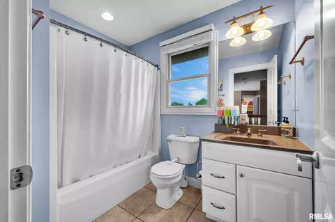 Bath - 626 N Marcus Ct, Chillicothe, IL 61523 photo 5 of 5