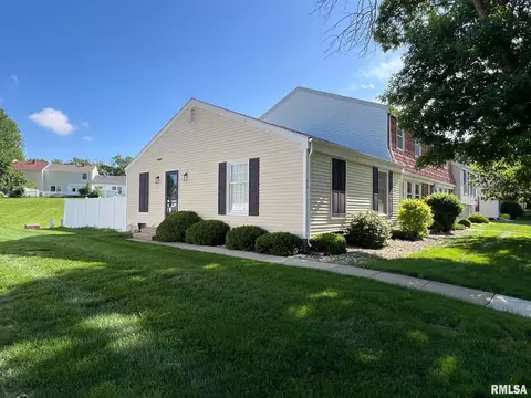 Exterior - 30 Richmond Rd, Macomb, IL 61455 photo 2 of 6