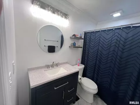 Bath - 30 Richmond Rd, Macomb, IL 61455 photo 1 of 3
