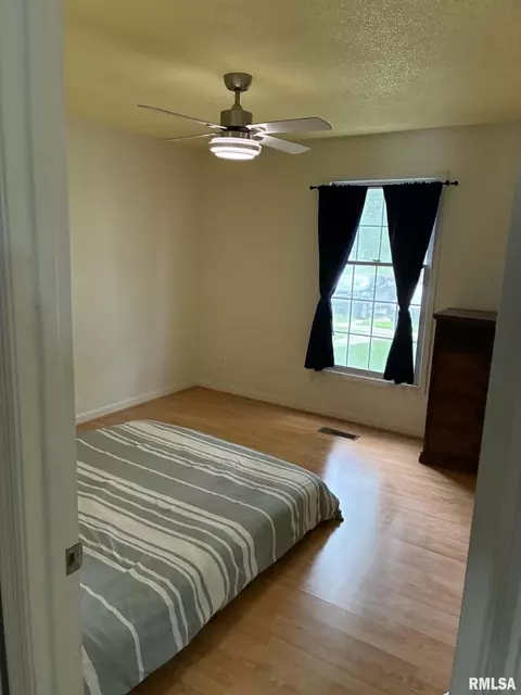Bedroom - 30 Richmond Rd, Macomb, IL 61455 photo 2 of 4