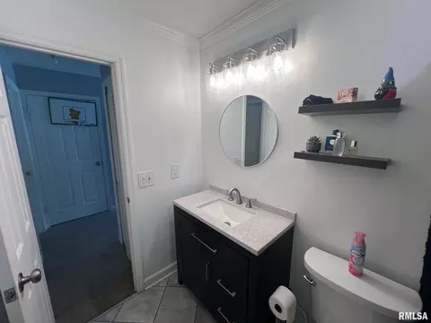 Bath - 30 Richmond Rd, Macomb, IL 61455 photo 3 of 3
