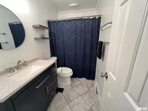 Bath - 30 Richmond Rd, Macomb, IL 61455 photo 2 of 2