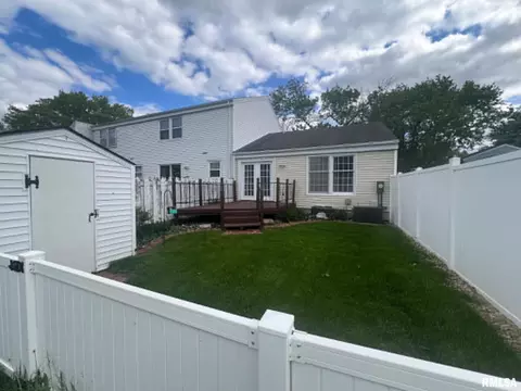 Exterior - 30 Richmond Rd, Macomb, IL 61455 photo 3 of 4