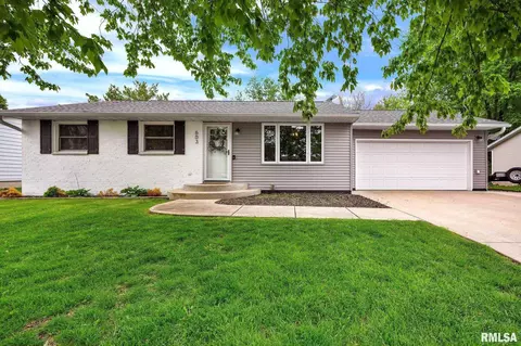 603 Manor Dr, Metamora, IL 61548