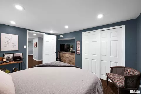 Bedroom - 603 Manor Dr, Metamora, IL 61548 photo 6 of 6