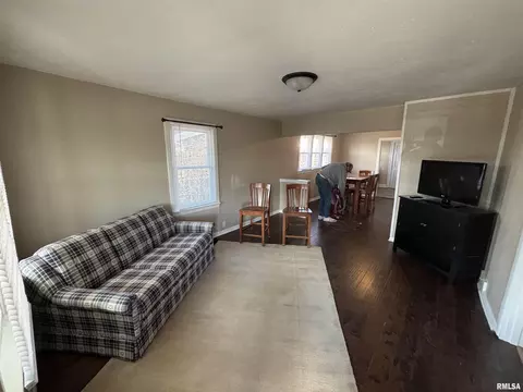 1409 E Duryea Ave, Peoria Heights, IL 61616