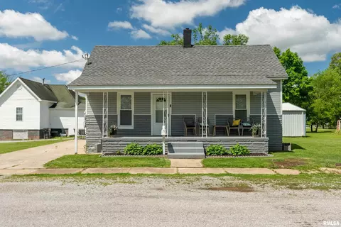 1425 S Oak St, Harrisburg, IL 62946