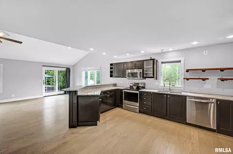 Kitchen - 7216 S Ridgebrook Dr, Mapleton, IL 61547 photo 3 of 3