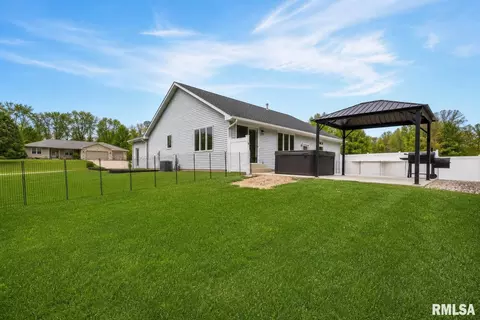 Exterior - 7216 S Ridgebrook Dr, Mapleton, IL 61547 photo 4 of 5