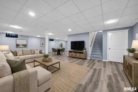 Living - 7216 S Ridgebrook Dr, Mapleton, IL 61547 photo 5 of 5