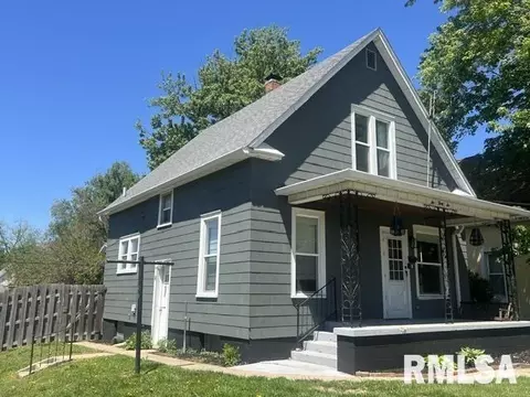 636 N 8th Ave, Canton, IL 61520