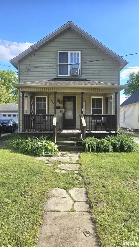 394 W Maple St, Canton, IL 61520
