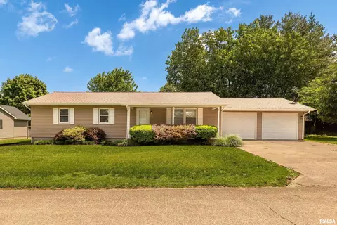 4 Acorn Dr, Harrisburg, IL 62946