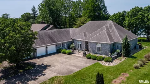 608 N Saluki Dr, Marion, IL 62959