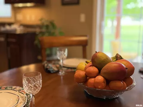 Dining - 11003 N Moonstone Ct, Dunlap, IL 61525 photo 7 of 9