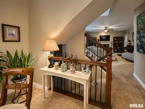 Entry Way - 11003 N Moonstone Ct, Dunlap, IL 61525 photo 5 of 7