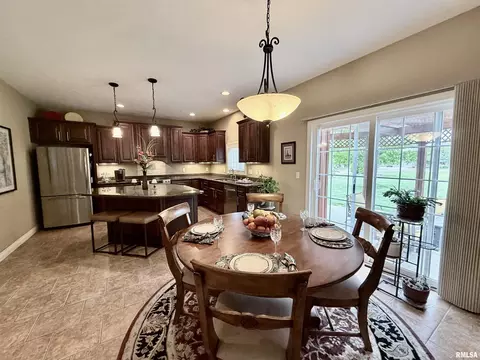 Dining - 11003 N Moonstone Ct, Dunlap, IL 61525 photo 9 of 9