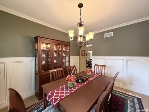 Dining - 11003 N Moonstone Ct, Dunlap, IL 61525 photo 2 of 9