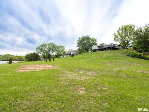 Exterior - 16177 E Blackfoot Dr, Cuba, IL 61427 photo 11 of 15