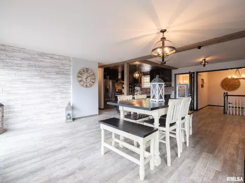 Dining - 16177 E Blackfoot Dr, Cuba, IL 61427 photo 4 of 8