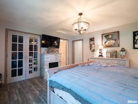 Bedroom - 16177 E Blackfoot Dr, Cuba, IL 61427 photo 7 of 11