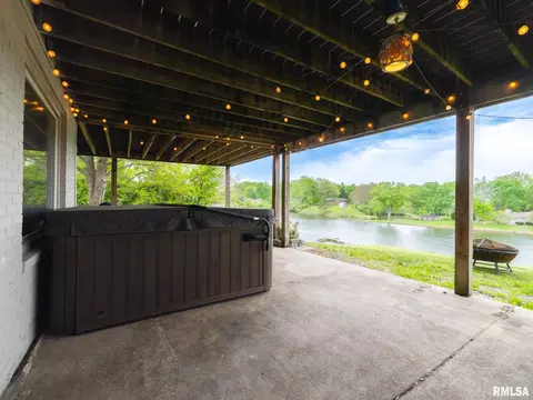 Exterior - 16177 E Blackfoot Dr, Cuba, IL 61427 photo 9 of 15