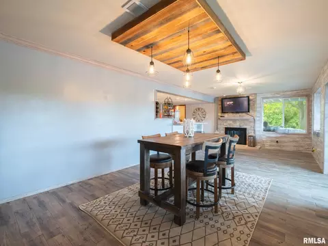 Dining - 16177 E Blackfoot Dr, Cuba, IL 61427 photo 8 of 8