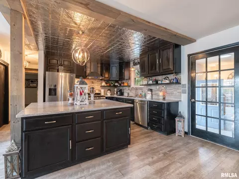 Kitchen - 16177 E Blackfoot Dr, Cuba, IL 61427 photo 2 of 10