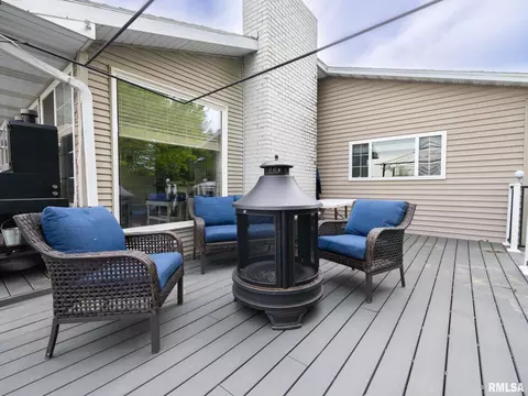 Exterior - 16177 E Blackfoot Dr, Cuba, IL 61427 photo 12 of 15