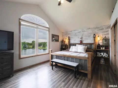 Bedroom - 16177 E Blackfoot Dr, Cuba, IL 61427 photo 1 of 11