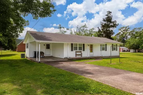 607 Mundy St, Eldorado, IL 62930