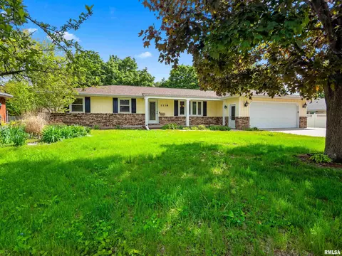 1138 W Walnut St, Chillicothe, IL 61523