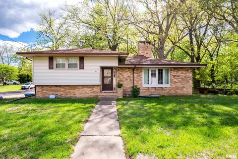 201 Edgewood Dr, East Peoria, IL 61611