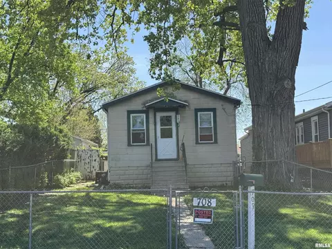 708 E Moneta Ave, Peoria Heights, IL 61616