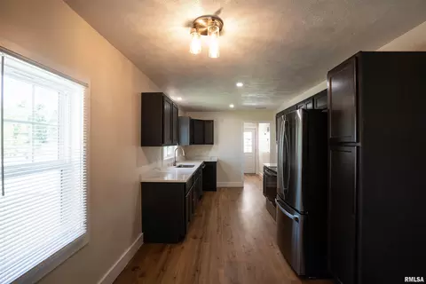 Entry Way - 320 N 9th St, Herrin, IL 62948 photo 1 of 3