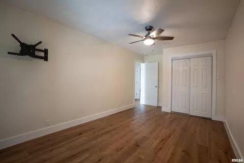 Bedroom - 320 N 9th St, Herrin, IL 62948 photo 3 of 5