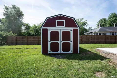 Exterior - 320 N 9th St, Herrin, IL 62948 photo 7 of 7