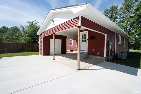 Other - 320 N 9th St, Herrin, IL 62948 photo 4 of 5