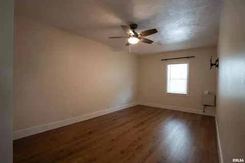 Bedroom - 320 N 9th St, Herrin, IL 62948 photo 2 of 5