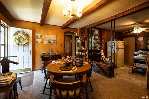 Dining - 1517 W Oak St, Herrin, IL 62948 photo 2 of 2