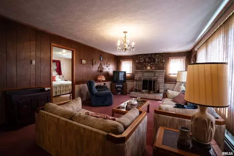 Other - 1517 W Oak St, Herrin, IL 62948 photo 2 of 4