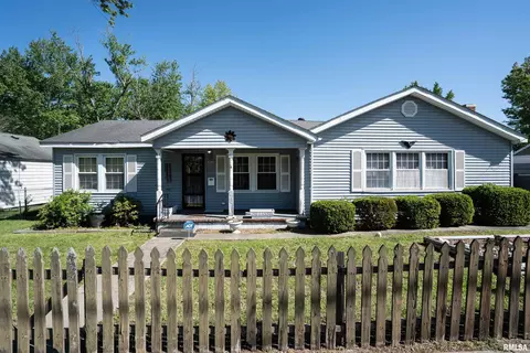 1517 W Oak St, Herrin, IL 62948