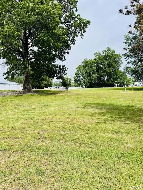 407 N Walker St, Marion, IL 62959