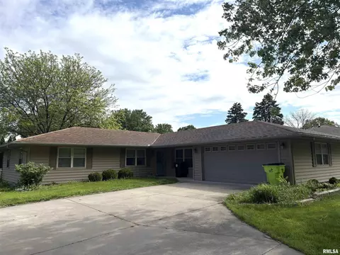 417 W Monroe St, Metamora, IL 61548