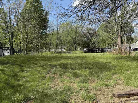 3707 W Happ St, Peoria, IL 61605