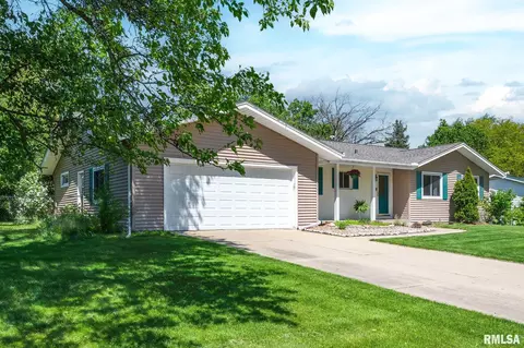 Exterior - 1255 W Wonderview Dr, Dunlap, IL 61525 photo 5 of 9